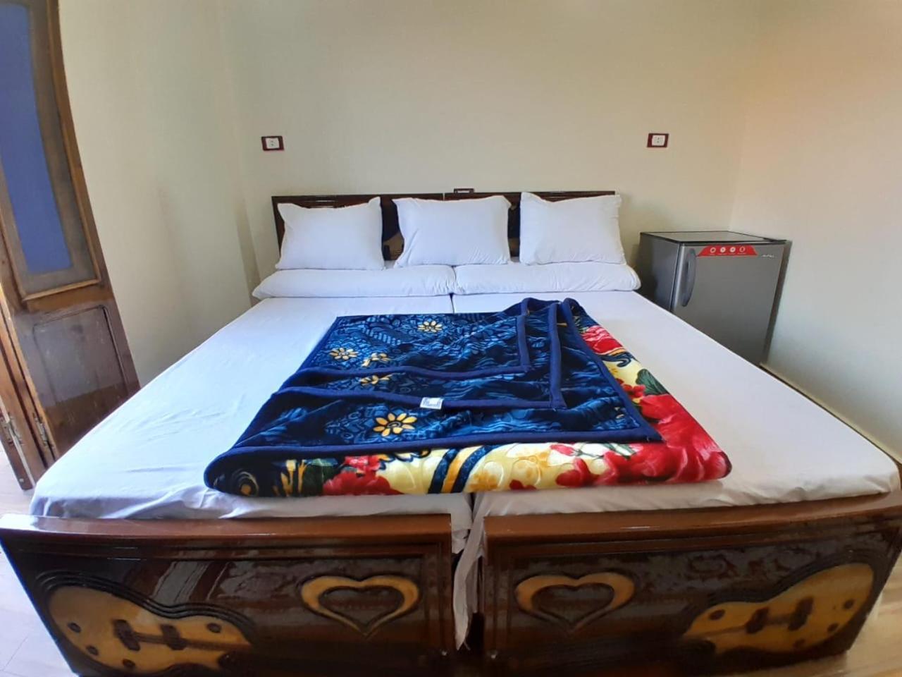 Osiris Guest House อาบู ซิมเบล ภายนอก รูปภาพ