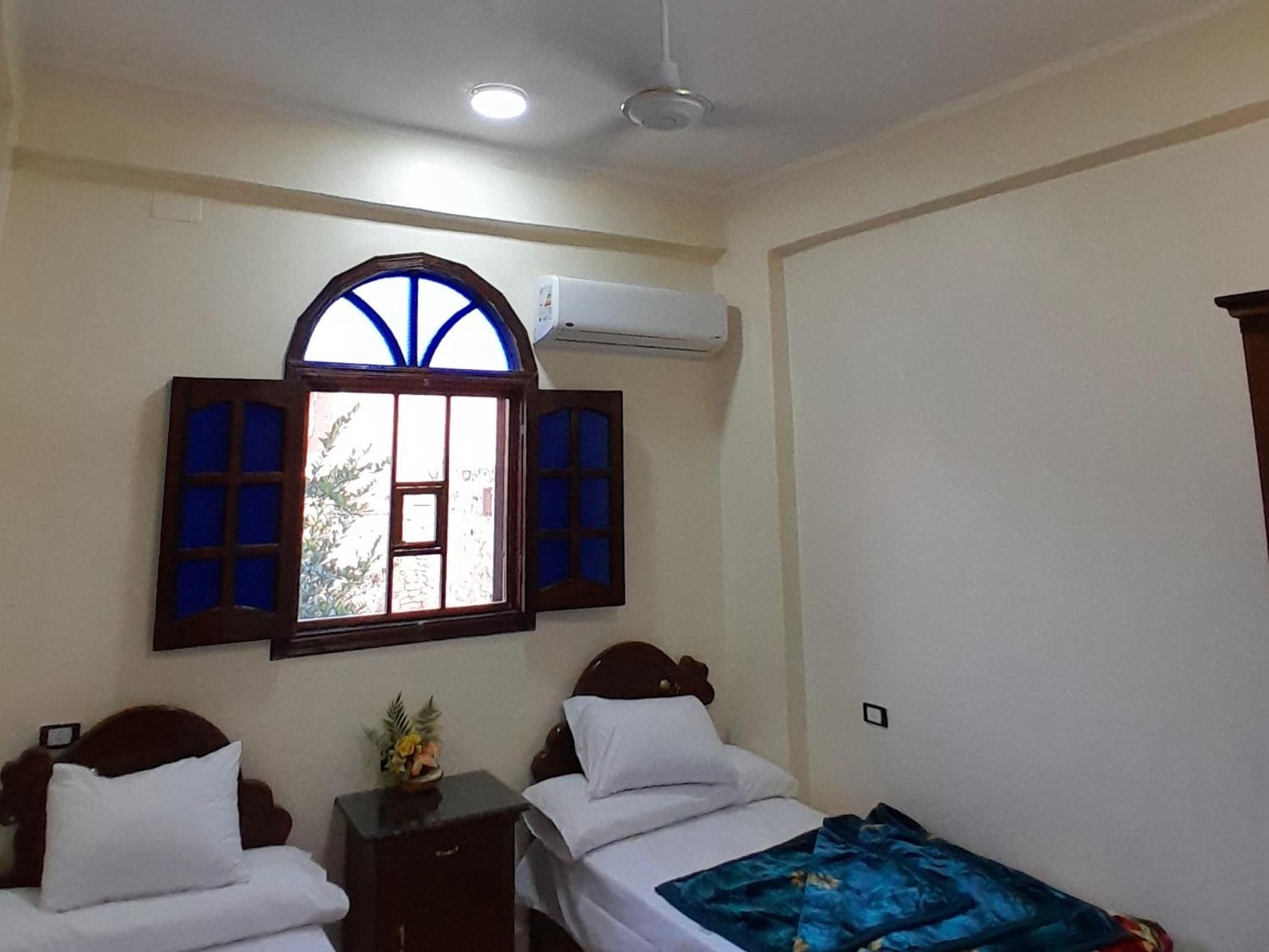 Osiris Guest House อาบู ซิมเบล ภายนอก รูปภาพ