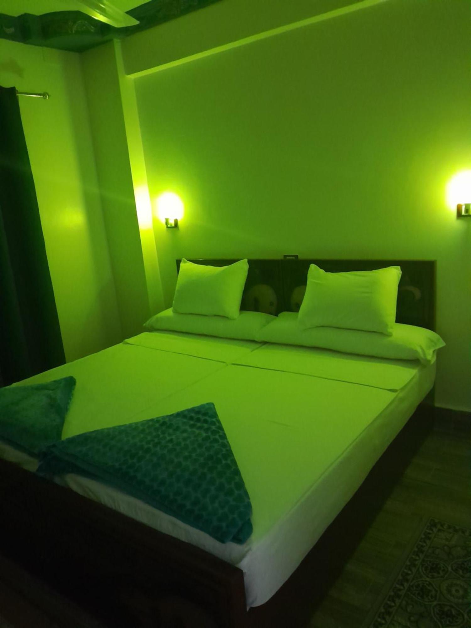 Osiris Guest House อาบู ซิมเบล ภายนอก รูปภาพ